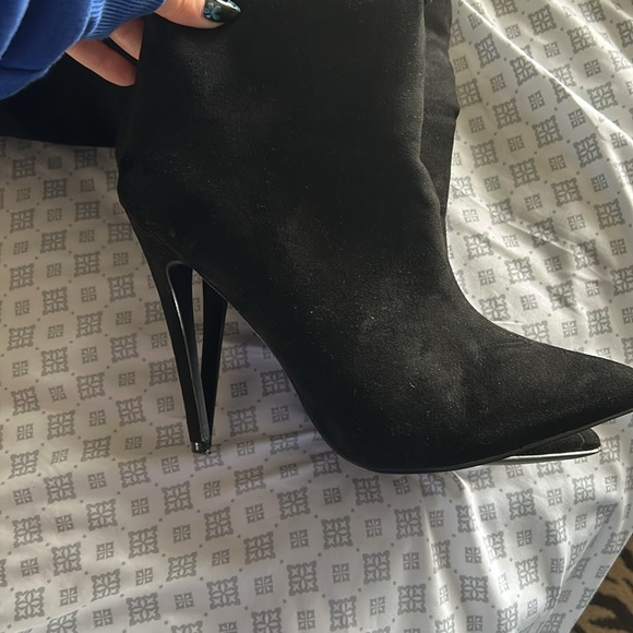 Shoe Dazzle Black Thigh High Fabric Boots - 9.5 - Picture 2 of 7